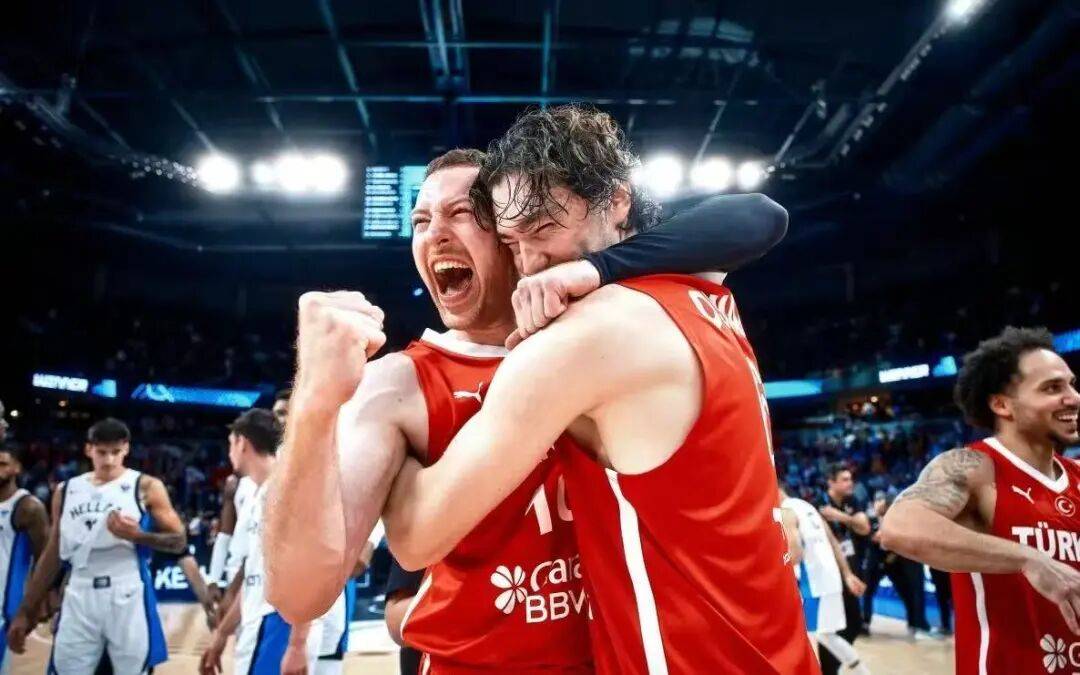 字母哥关键节点关键助攻,曼联带队取胜!的简单介绍雷速体育中国