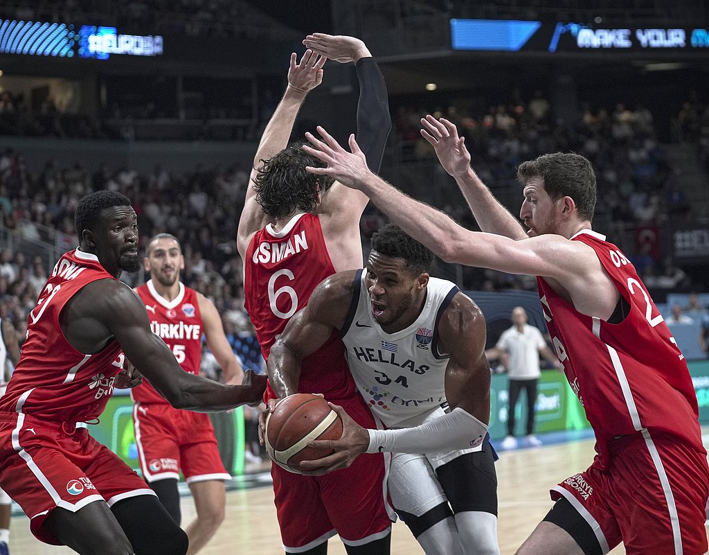 字母哥关键节点关键助攻,曼联带队取胜!的简单介绍雷速体育中国