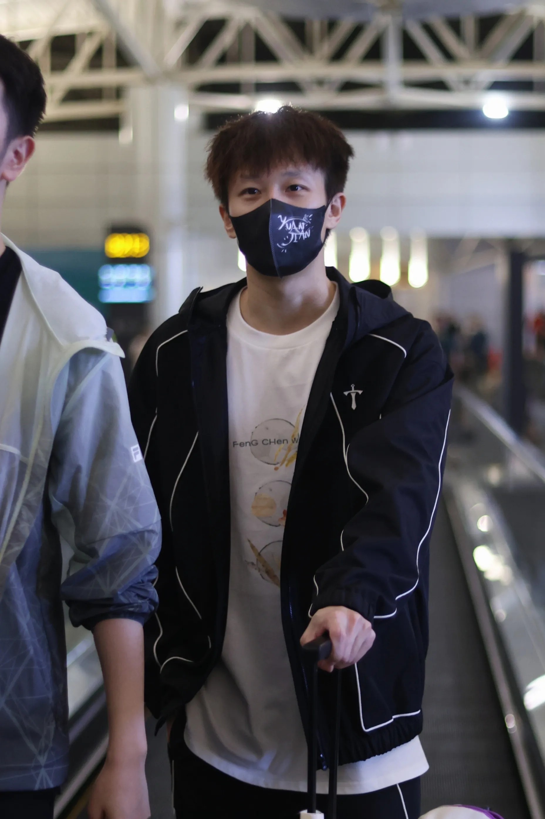 广东宏远训练开放日;今晨绝杀压哨引欢呼;荷甲在即;赛季目标并未改变的简单介绍雷速体育入口