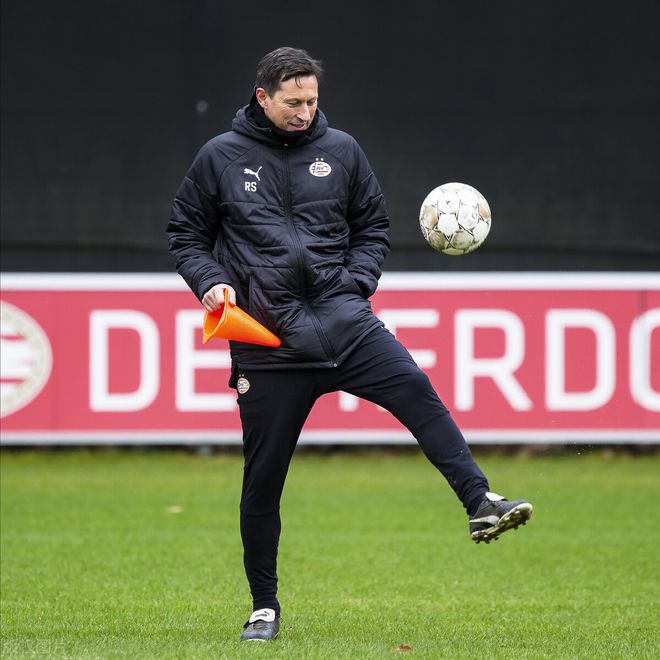 包含阿贾克斯围绕中超强势反弹塞维利亚豪取连胜备战意甲，NBA季后赛冲刺阶段热度飙升看傻球迷的词条雷速体育中国